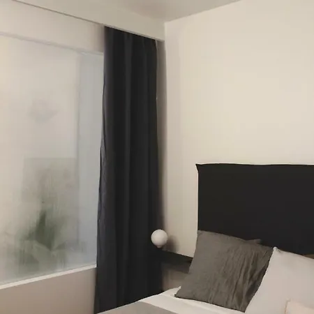 Appartamento Appt Calme Avec Balcon - Tour Eiffel - Seine Parigi